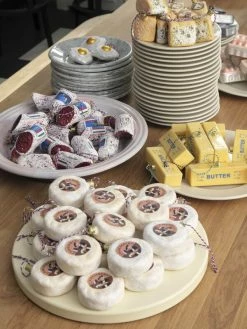 Brand new ⌛ HAY Chopping Board, Round, L, Off White ⌛ 12 Brand new ⌛ HAY Chopping Board, Round, L, Off White ⌛ -Alessi shop Inge Glas Christmas Ornaments Chopping Board Round L off white Soft Ice Lunch Plate grey