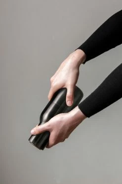 New π MENU Bottle Grinder, 2 Pcs, Bronzed Brass - Walnut π 13 New π MENU Bottle Grinder, 2 Pcs, Bronzed Brass - Walnut π -Alessi shop MENU Bottle Grinder Use