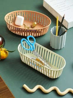 Brand new 🤩 HAY Panier Basket, Oval, Rust ✔️ 9 Brand new 🤩 HAY Panier Basket, Oval, Rust ✔️ -Alessi shop Panier Oval bright rust Panier Oblong sand Grip Scissors L blue